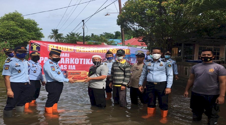 Petugas LPN Karang Intan Galang Dana Bantu Korban Banjir