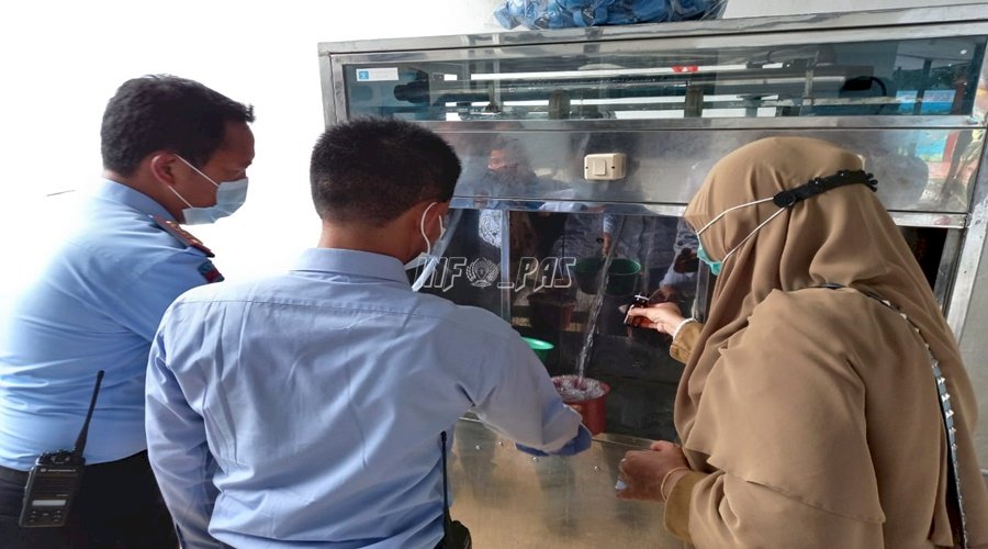 Pastikan Layak Minum, Air Minum di Lapas Rangkasbitung Diuji Laboratorium