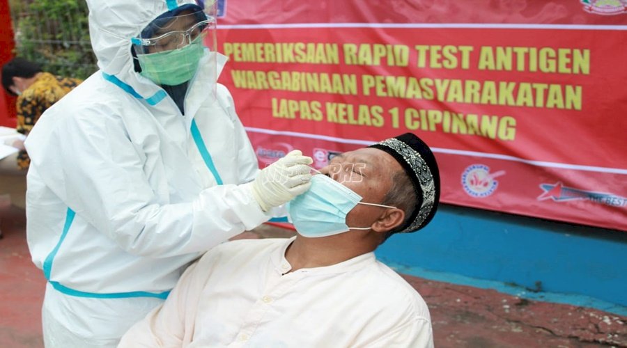 Cegah COVID-19, Tamping Lapas Cipinang Ikuti Tes Rapid Antigen