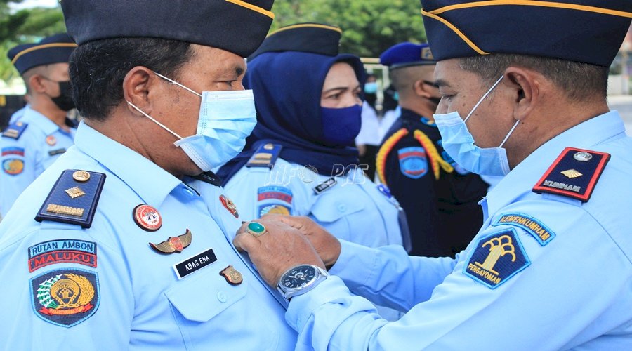 13 Petugas Rutan Ambon Raih Penghargaan Satyalancana Karya Satya