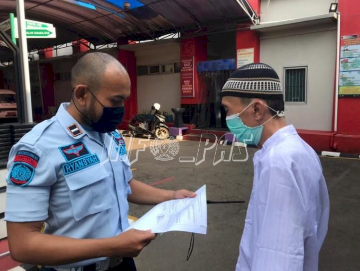 8 Orang Narapidana Lapas Narkotika Jakarta Terima Asimilasi Rumah