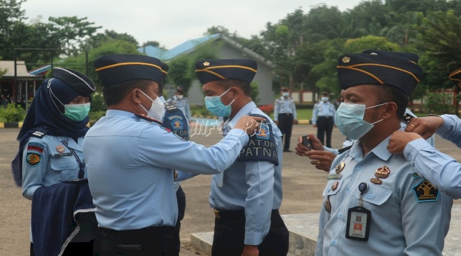 Tingkatkan Integritas Petugas, Kalapas Kukuhkan Satops Patnal LPN Karang Intan