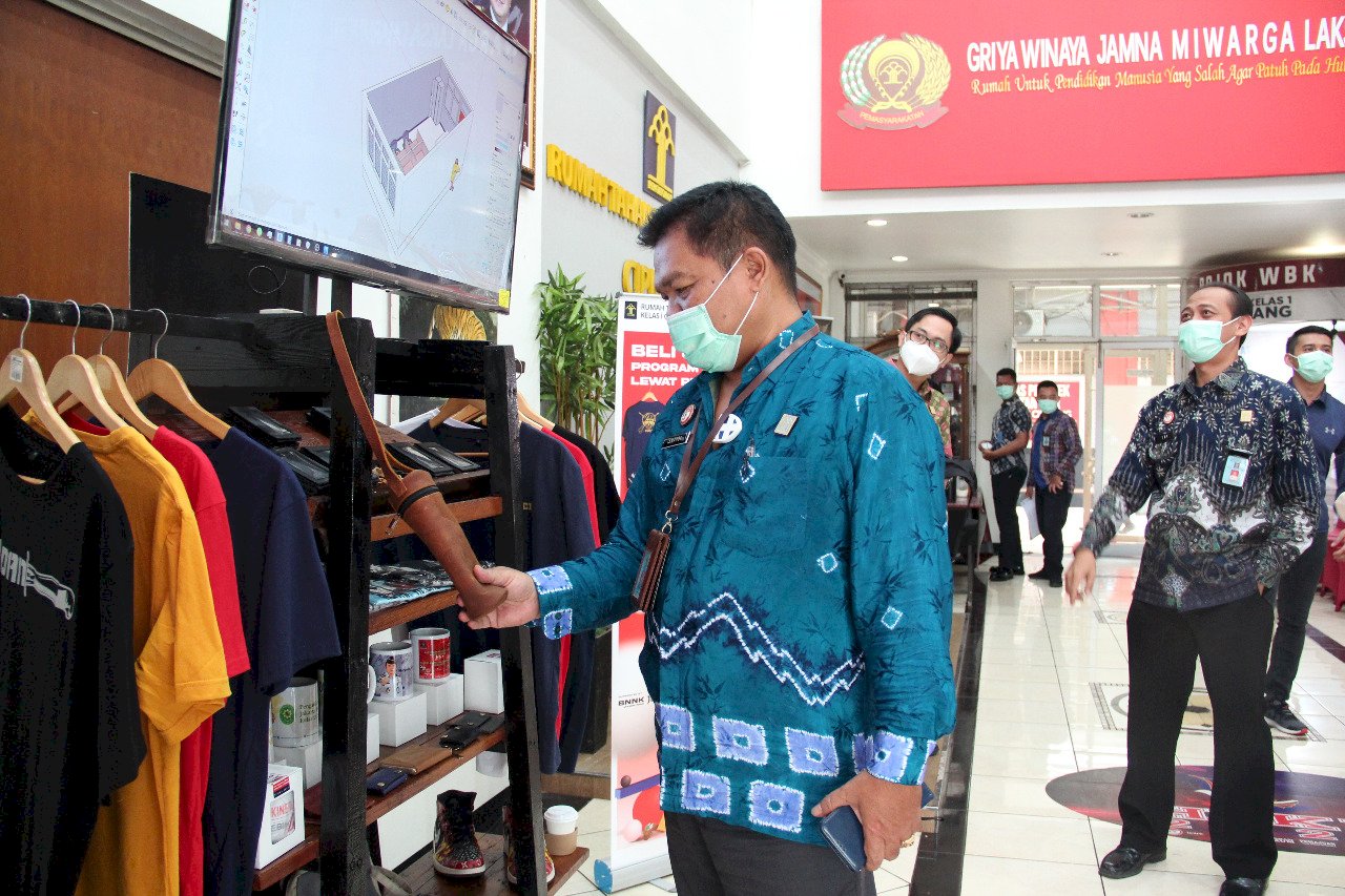 Buka Galeri, Rutan Cipinang Pamerkan Produk Karya WBP