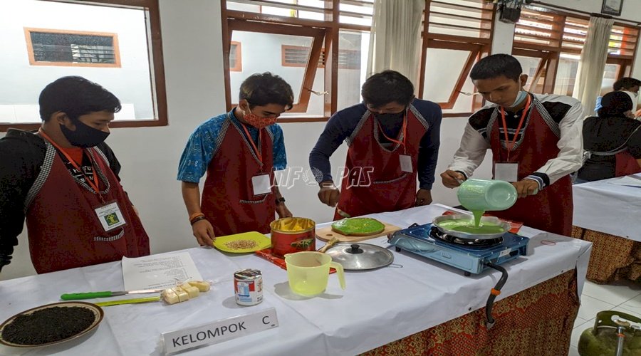 20 Klien Bapas Kediri Ikuti Pelatihan Membuat Martabak & Terang Bulan