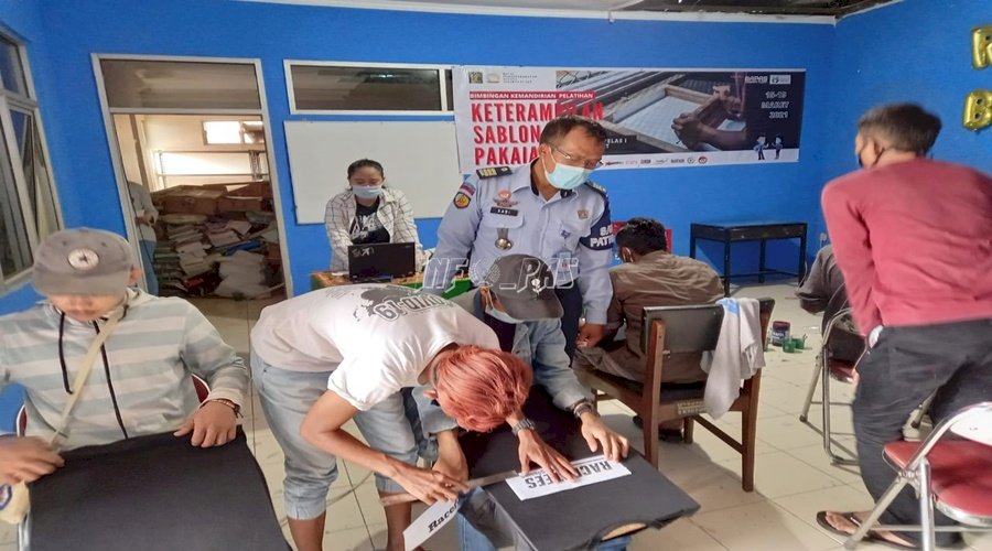 Hari Ke-3, Klien Bapas Jakarta Pusat Makin Semangat Belajar Nyablon