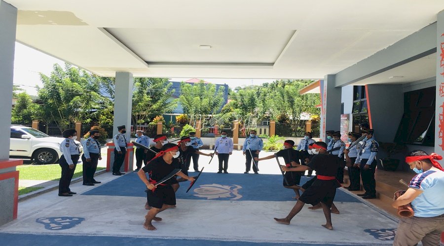 Kunjungi LPKA Ambon, Sesditjenpas Disambut Tarian Cakalele 