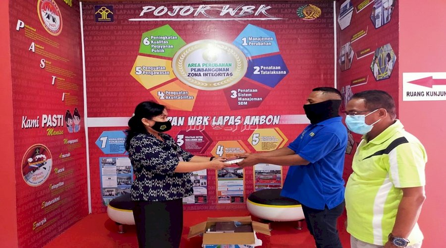 Lapas Ambon Terima 20 Alkitab bagi WBP Kristiani
