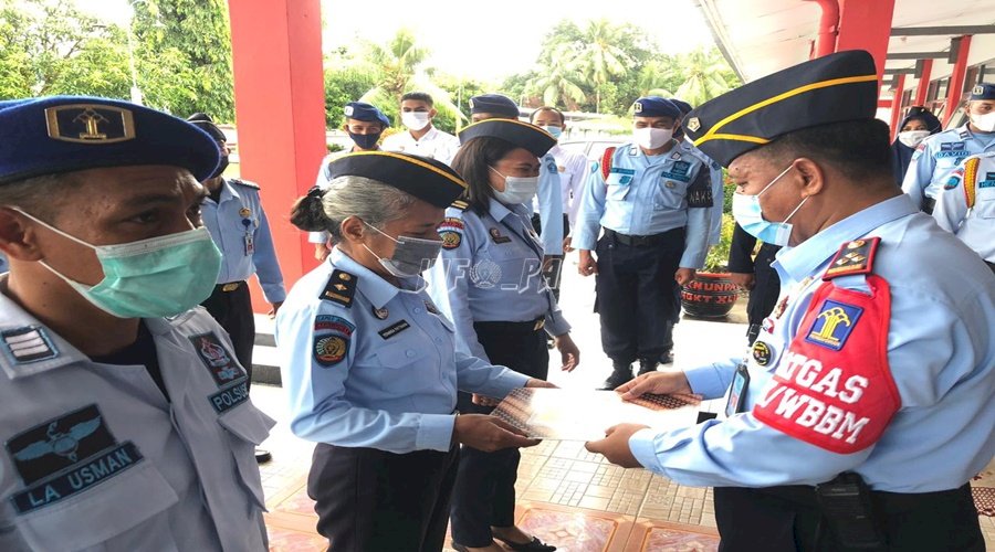 6 Petugas Lapas Ambon Raih Penghargaan Petugas Teladan