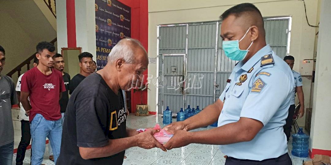 Lapas Saumlaki Bagikan Perlengkapan Mandi WBP