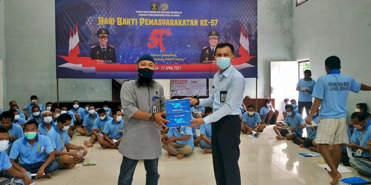 Dukung Program Rehabilitasi, Yayasan PEKA Serahkan Al-Qur’an dan Masker untuk WBP Lapas Binjai
