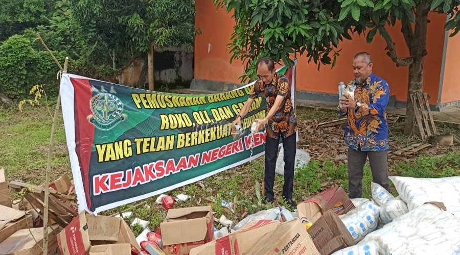 Rupbasan & Kejari Kendari Musnahkan Barang Bukti Inkracht