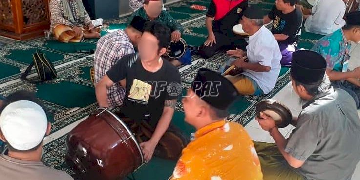 Lapas Narkotika Pamekasan Fasilitasi WBP Latihan Hadroh