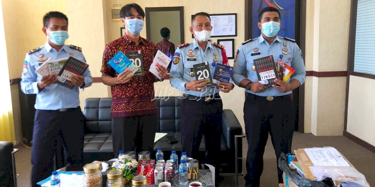 Buat WBP Gemar Membaca, Lapas Padang Terima Bantuan 500 Judul Buku