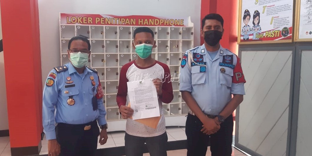 Bebas, Narapidana Lapas Ambon Diantar Petugas ke Rumahnya