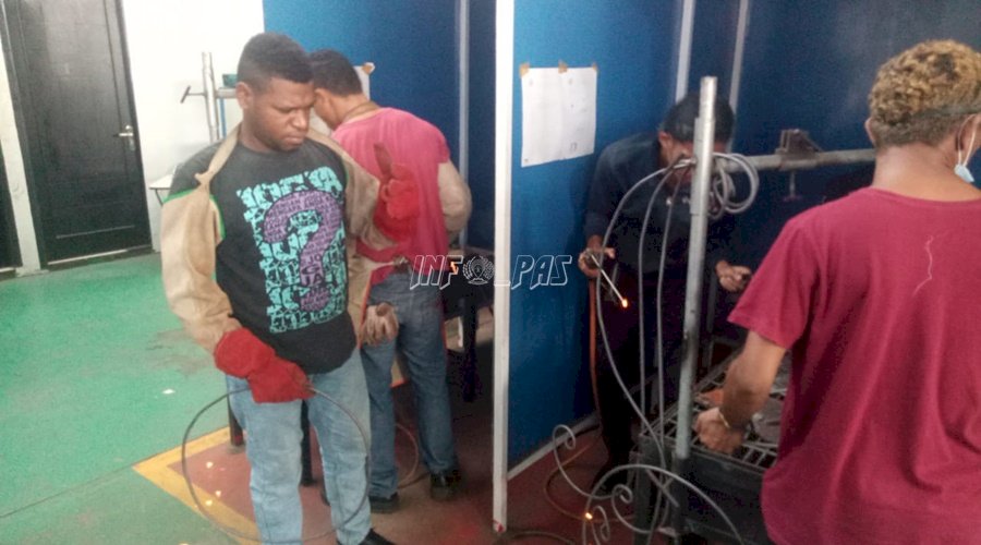 Gelar Bimbingan Kemandirian Klien, Bapas Ambon Gandeng BLK Maluku