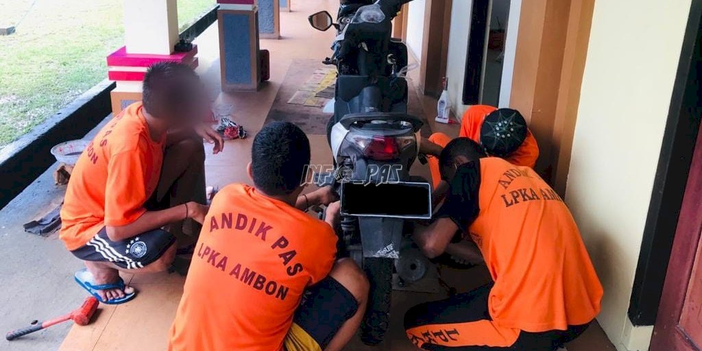 Anak LPKA Ambon Kembali Sukses Perbaiki 2 Sepeda Motor