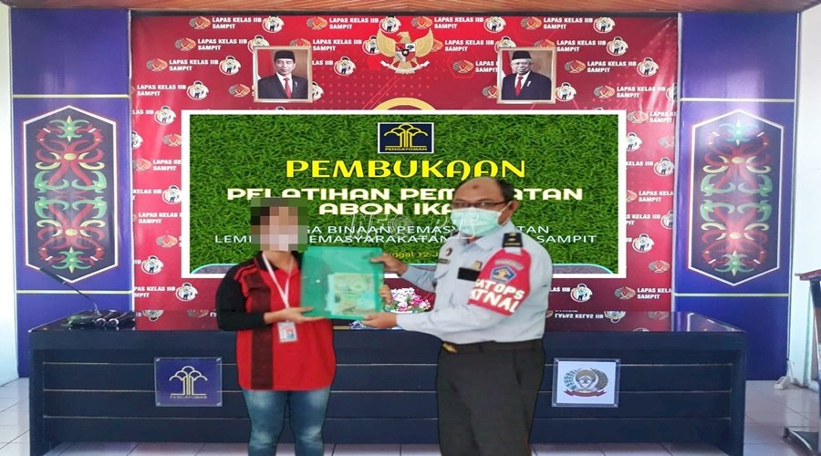 WBP Perempuan Lapas Sampit Dibekali Pelatihan Membuat Abon Ikan