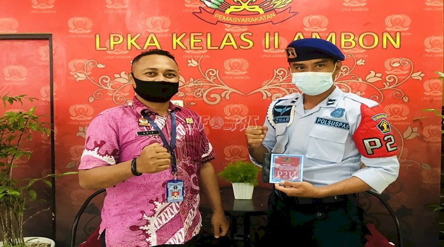 Petugas P2U LPKA Ambon Dibagikan Buku Saku