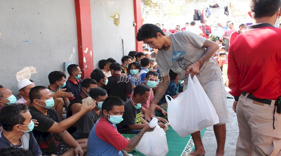 Jajaran Lapas Jember Ajak WBP Jagongan & Sarapan Bersama