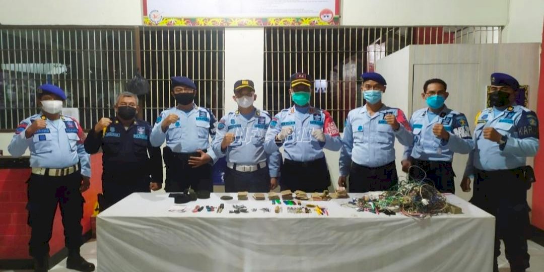 Puluhan Petugas Lapas Sampit Lakukan Razia Malam Jelang Iduladha 1442 H