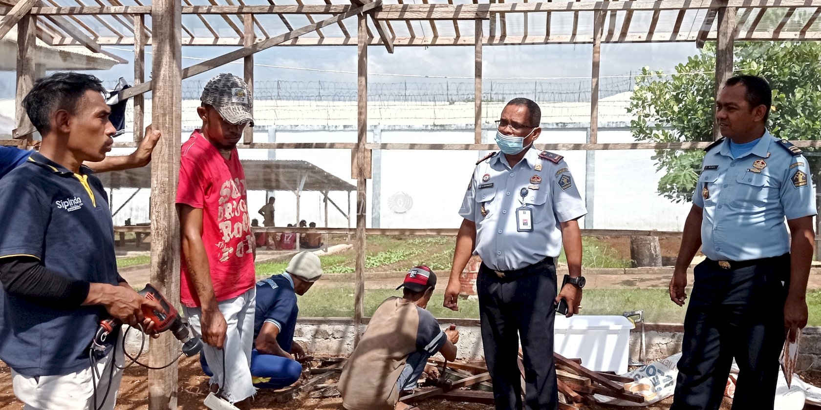 Kalapas Saumlaki Tinjau Pelatihan Hidroponik & Mebel