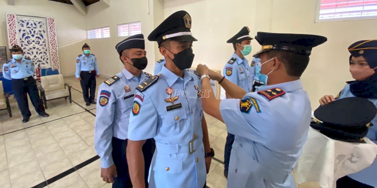 Kalapas Tabanan Lantik Petugas Naik Pangkat & Lepas Purnabakti