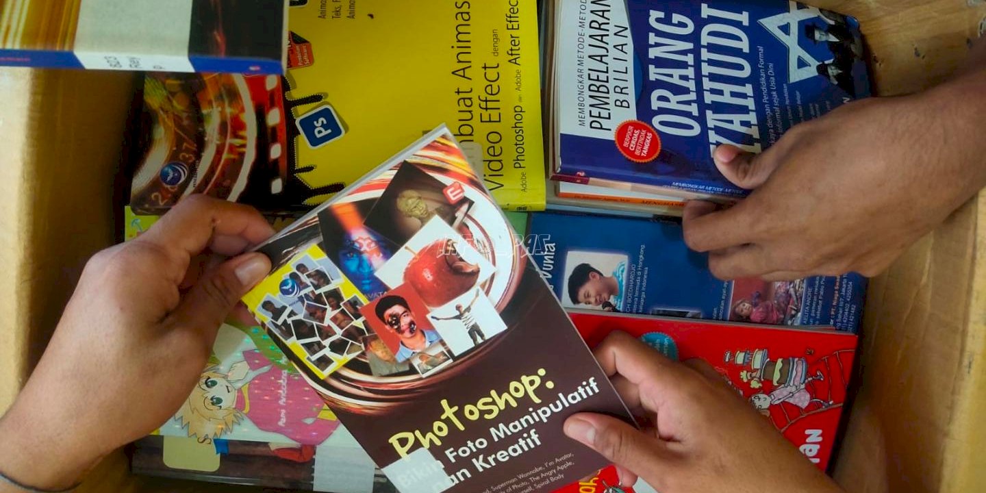 Ragam Bacaan Penuhi Perpustakaan LPKA Ambon dan Lapas Saparua