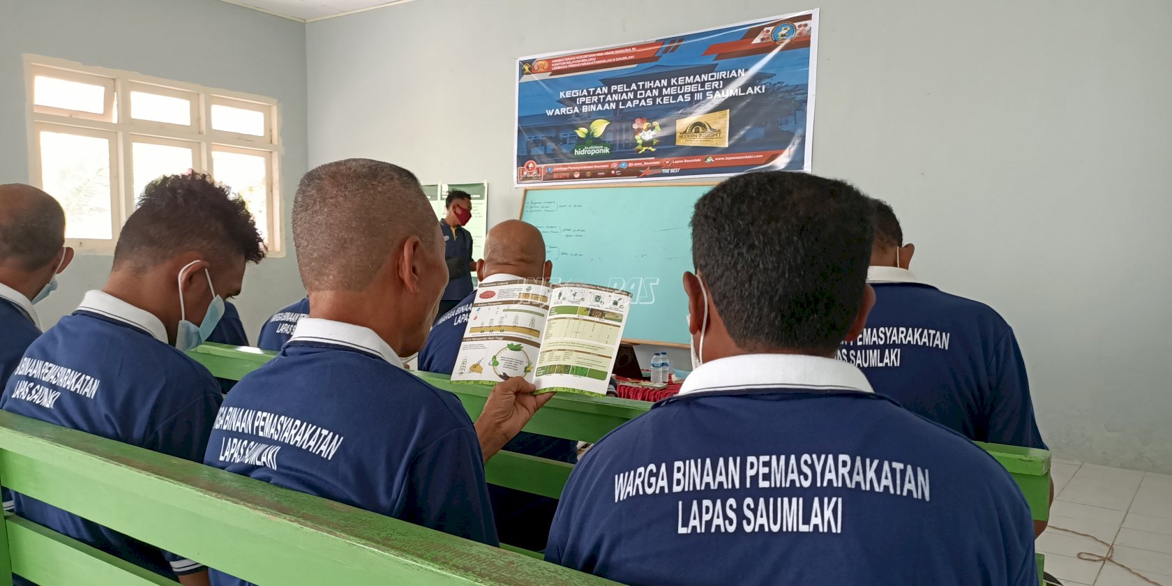 WBP Lapas Saumlaki Pelajari Teknik Pengendalian Hama Penyakit pada Tanaman Hidroponik