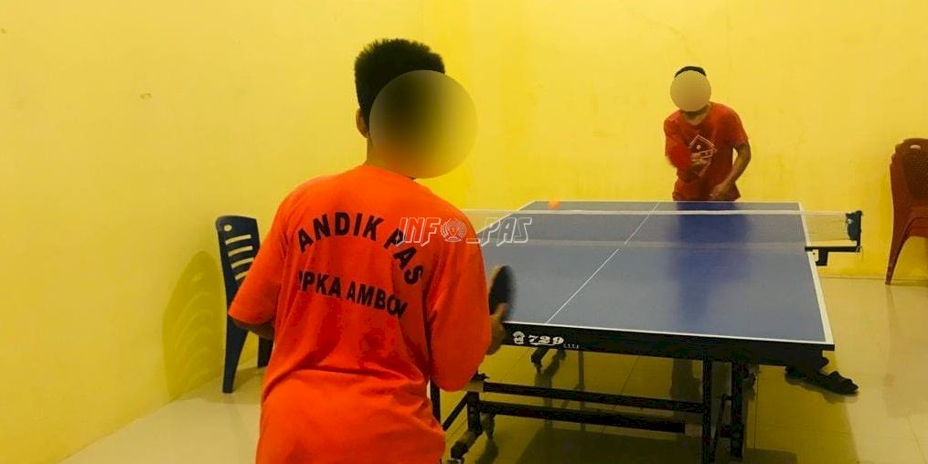 Petugas & Anak LPKA Ambon Beradu Kemampuan Tenis Meja