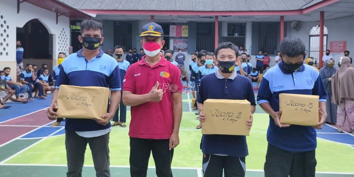 Tutup Porsenap, Karutan Bantaeng Bagikan Hadiah Pemenang Lomba