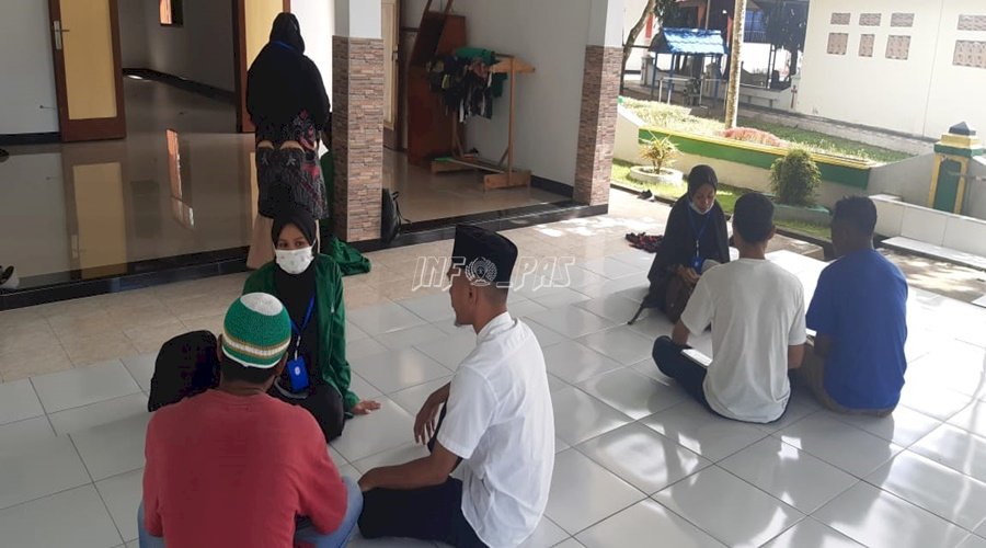 Bersama Mahasiswa Magang, Lapas Ambon Tingkatkan Pembinaan Keagamaan WBP