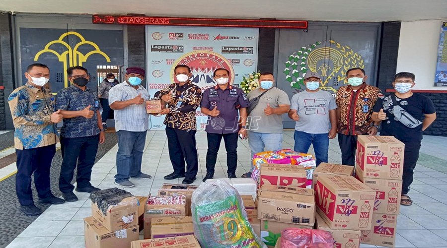 Balas Jasa, Mantan WBP Serahkan Bantuan bagi Lapas Tangerang