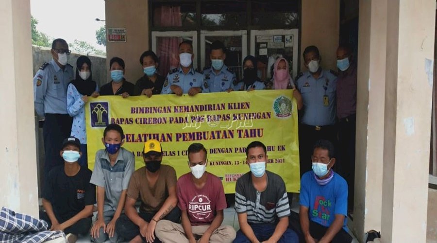 Bapas Cirebon Bekali Klien dengan Pelatihan Pembuatan Tahu