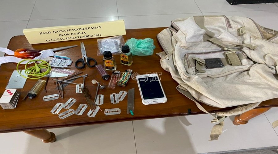 Cegah Gangguan Kamtib, Rutan Ambon Geledah Kamar WBP