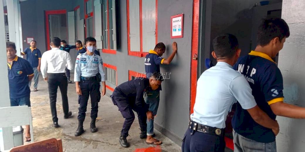 Kembali Laksanakan Sidak, Kamar Hunian WBP Lapas Banda Bersih dari Barang Terlarang