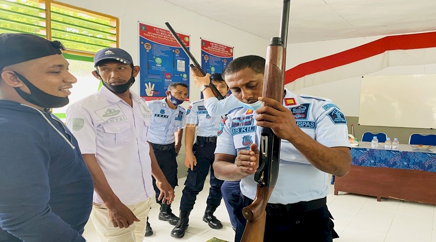 Kalapas & Jajaran Lapas Geser Rutinkan Pemeliharaan Senpi