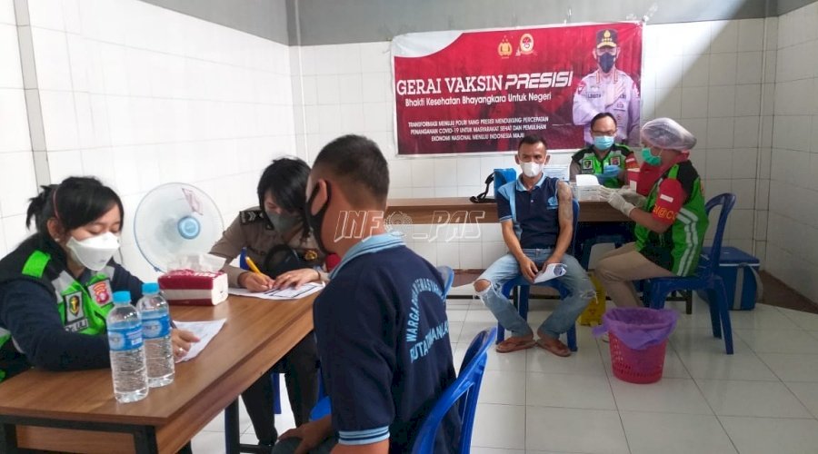 Vaksinasi COVID-19 di Rutan Tamiang Layang Gandeng Polres Barito Timur