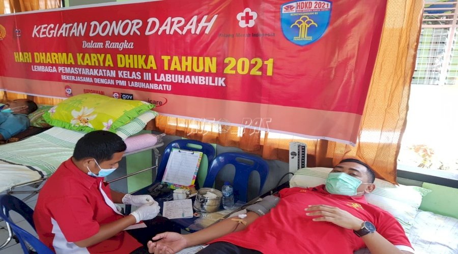 Jajaran Kemenkumham Donorkan Darah & Berbagi Paket Sembako