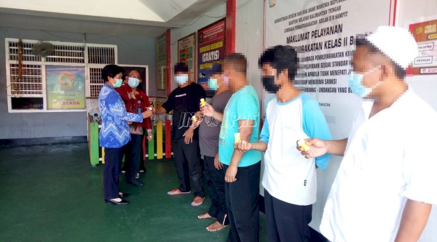 Jaga Imun WBP, Lapas Sampit Kembali Bagikan Multivitamin