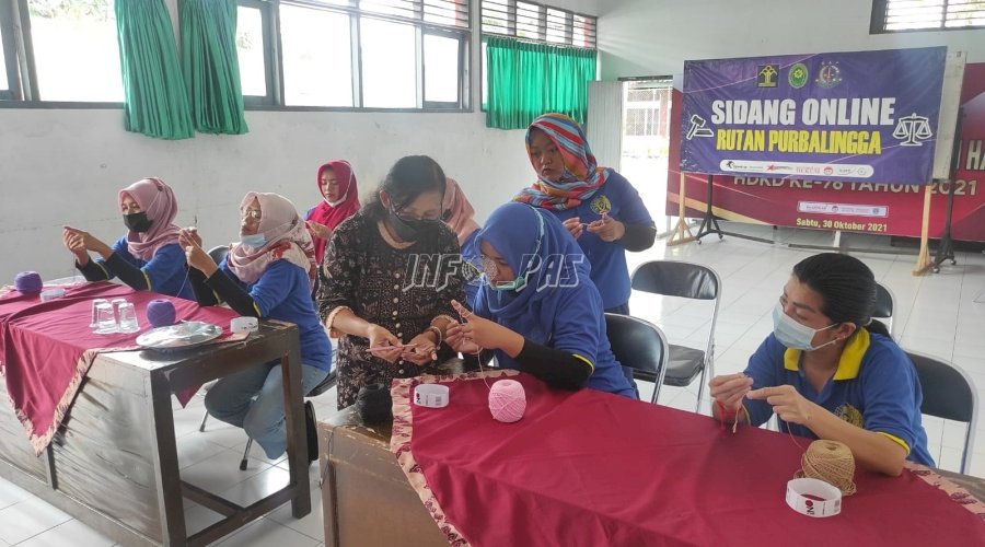 WBP Perempuan Rutan Purbalingga Dilatih Keterampilan Merajut