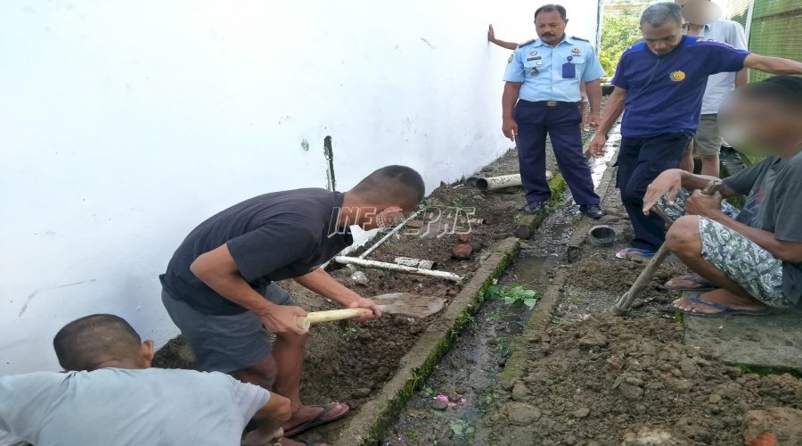 Tingkatkan Sanitasi Lingkungan, Lapas Piru Benahi Saluran Pipa Pembuangan 