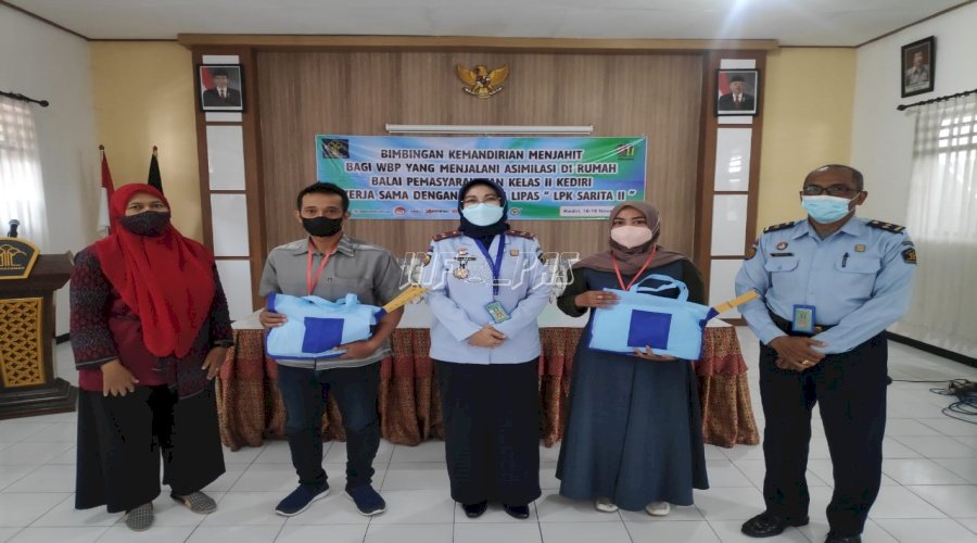 Bapas Kediri Bekali WBP Asimilasi di Rumah dengan Keterampilan Menjahit