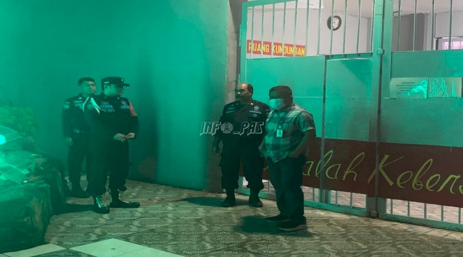 Kakanwil Maluku Pantau Ibadah Malam Natal di Rutan Ambon