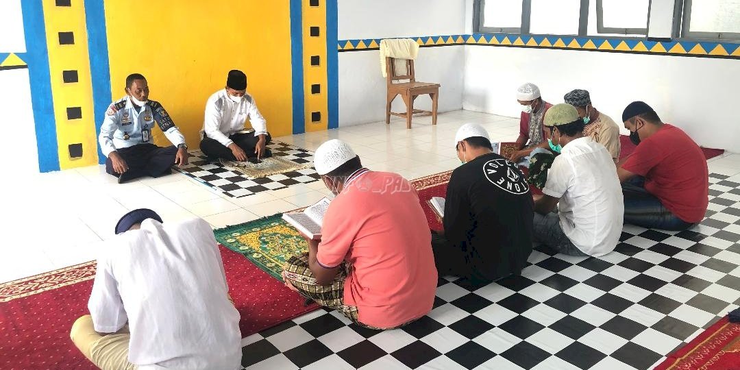 Lapas Banda Naira Laksanakan Pembinaan Kerohanian WBP Islam