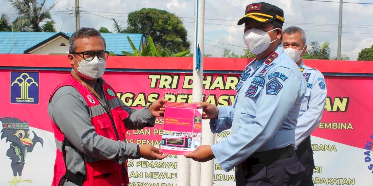 Keluarga WBP Rutan Tanah Grogot Terima Premi Hasil Pembinaan