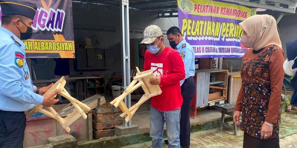 Hasil Kegiatan Kerja WBP Lapas Cilegon Diapresiasi Ketua Dekranasda Kota Cilegon