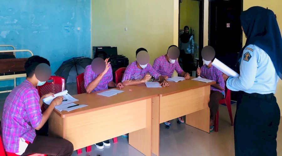 Anak LPKA Ambon Antusias Belajar IPS Bersama Tutor PKBM Amanah