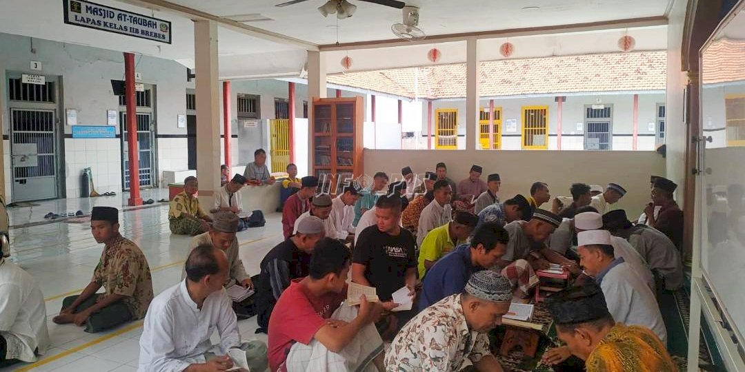 Berbondong-Bondong ke Masjid, WBP Lapas Brebes Tuntut Ilmu