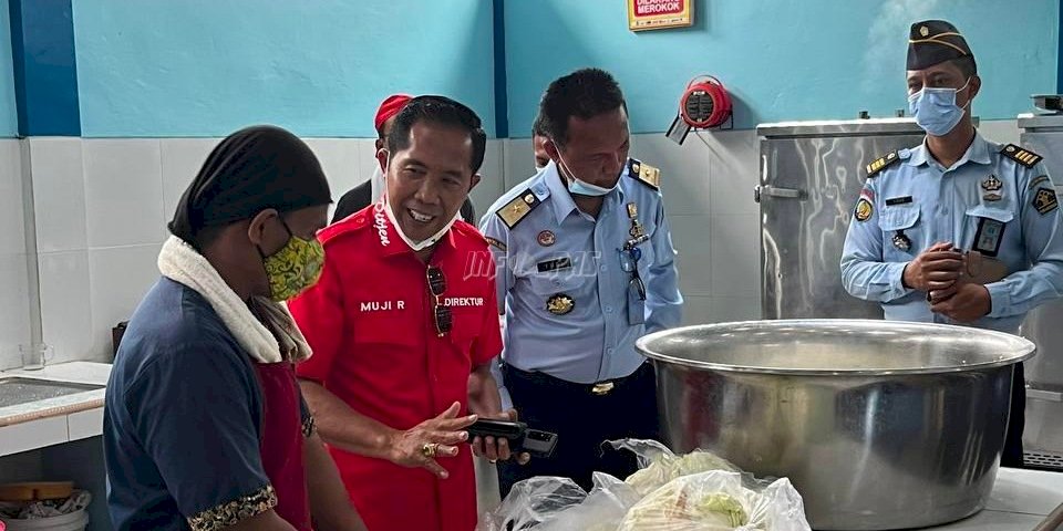 Kunjungi Lapas Palangka Raya, Dirwatkeshab Tinjau Fasilitas dan Berkomunikasi dengan WBP