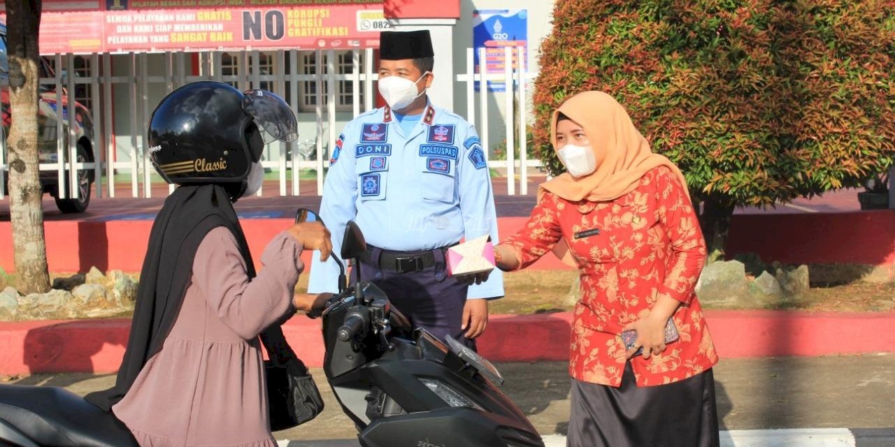 Jelang Buka Puasa, Rutan Tanah Grogot Berbagi Takjil Gratis